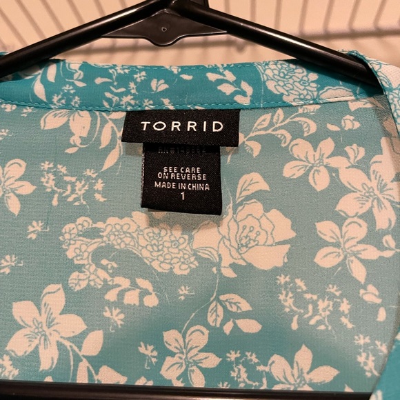 Delicate Teal Floral Blouse - Picture 3 of 5